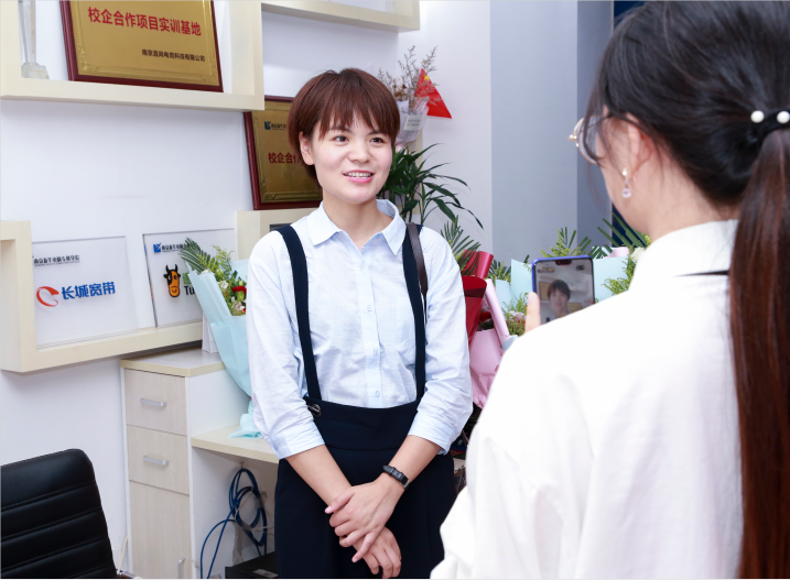 “有夢想就要為之努力，讓夢想綻放在行動力中”