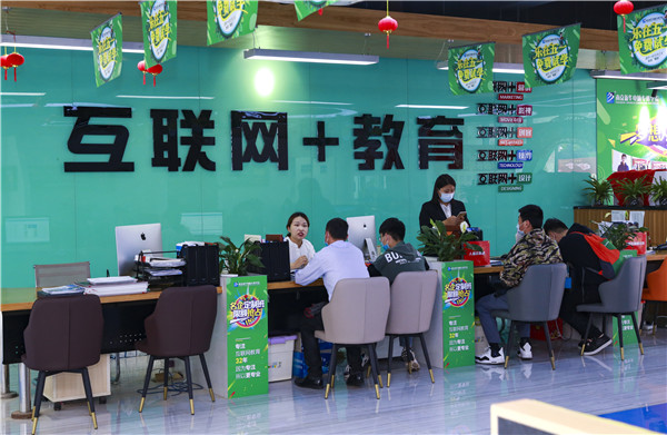 【南京新華五一試學營】試學火爆，歡迎新同學來到南京新華~