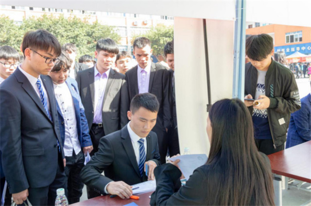職業(yè)教育托舉新希望，如何選擇一所好學(xué)校？