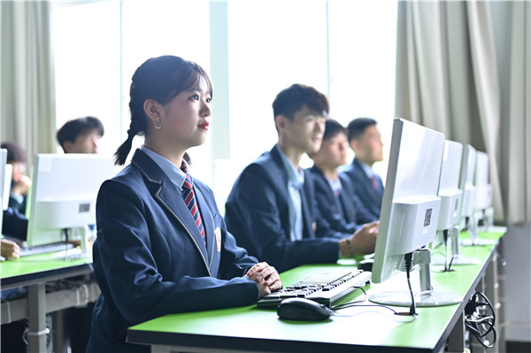 如何高水平薪資就業(yè)？這有一本新華秘籍！