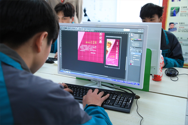 屢創(chuàng)新高！2021年新華學子薪資盤點