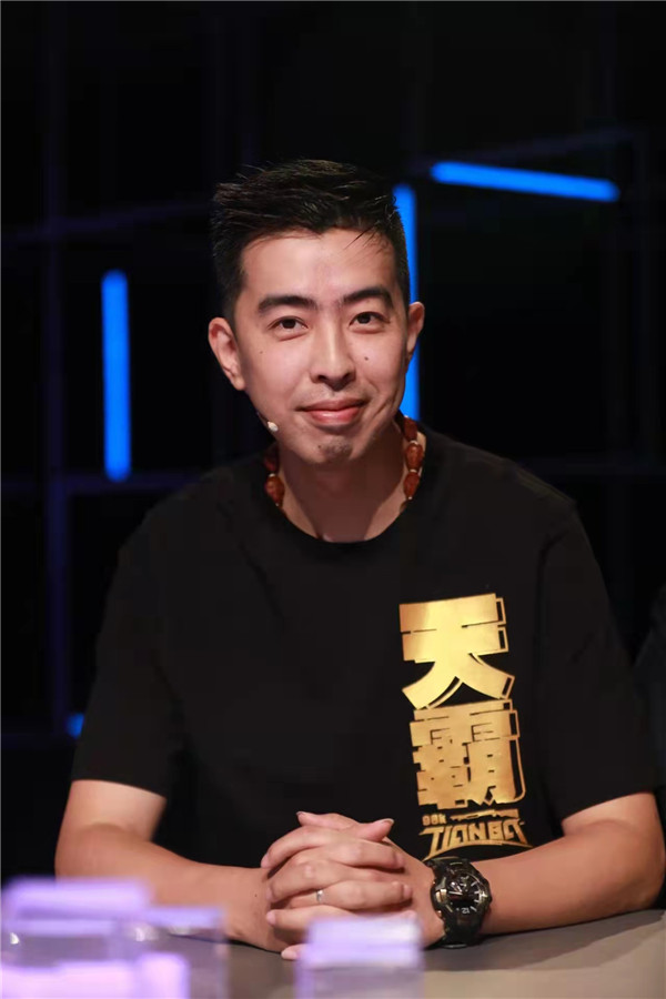 王者爭(zhēng)霸 限定名額！LGD俱樂(lè)部明星成員來(lái)新華啦！快來(lái)一戰(zhàn)高低