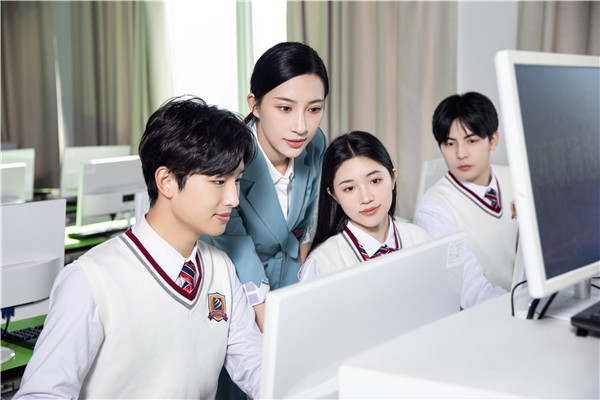 考不上<a href=http://njxh.cn target=_blank class=infotextkey>高中</a>，女生學(xué)什么好？