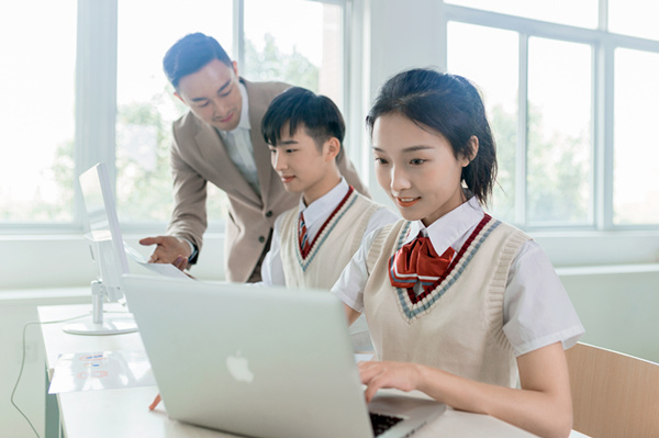 職場干貨|選擇職業(yè)發(fā)展方向，我們需要考慮哪些因素呢？